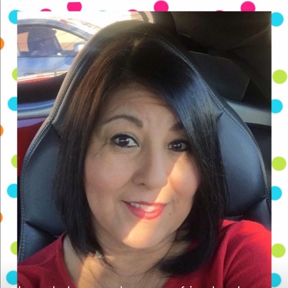 Meet your Posher, Gloria